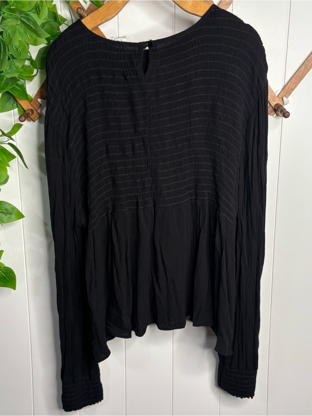 Love Sadie Black Long-Sleeve Women's pheasant Top large